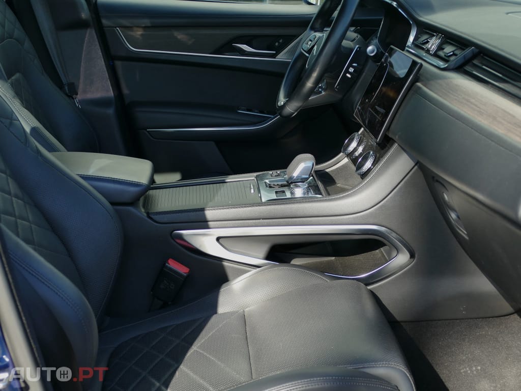 Jaguar F-Pace 2.0 P400e AWD
