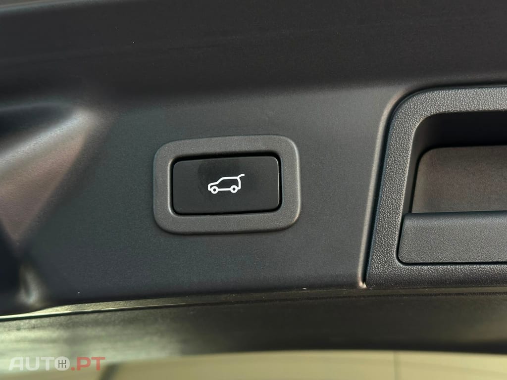 Land Rover Velar P400e R-Dynamic