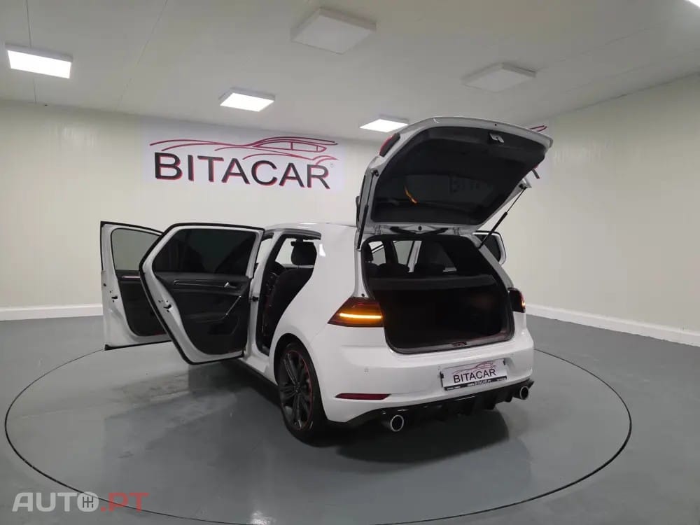 Volkswagen Golf 2.0 TSI GTI DSG Performance
