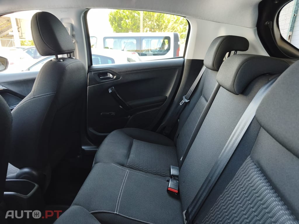 Peugeot 208 1.5 BlueHDi Active