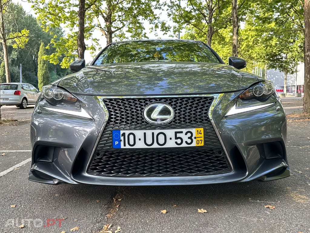 Lexus IS 300 H f sport