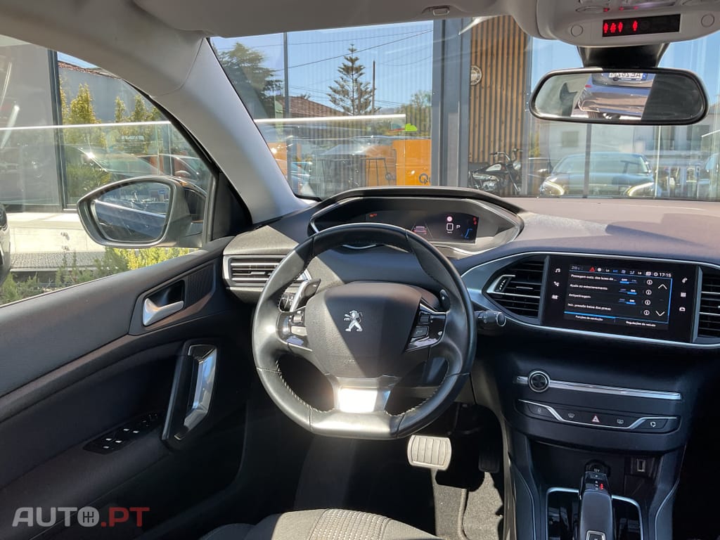 Peugeot 308 1.2 PureTech Allure EAT8