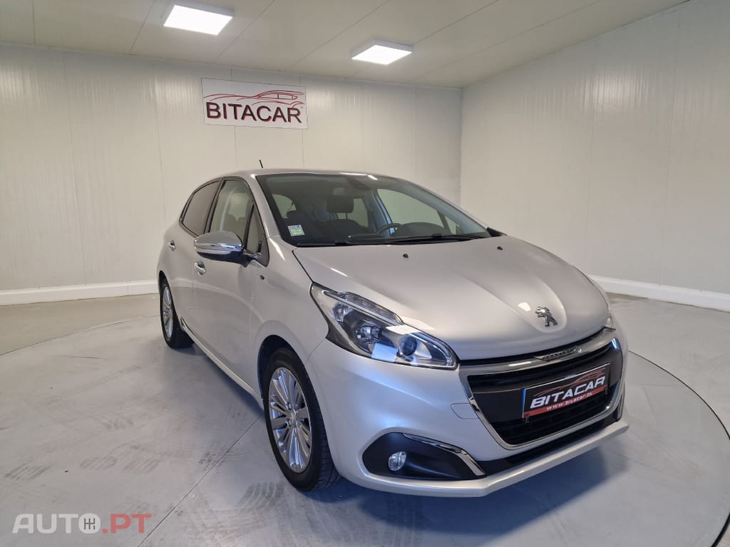 Peugeot 208 1.2 STYLE