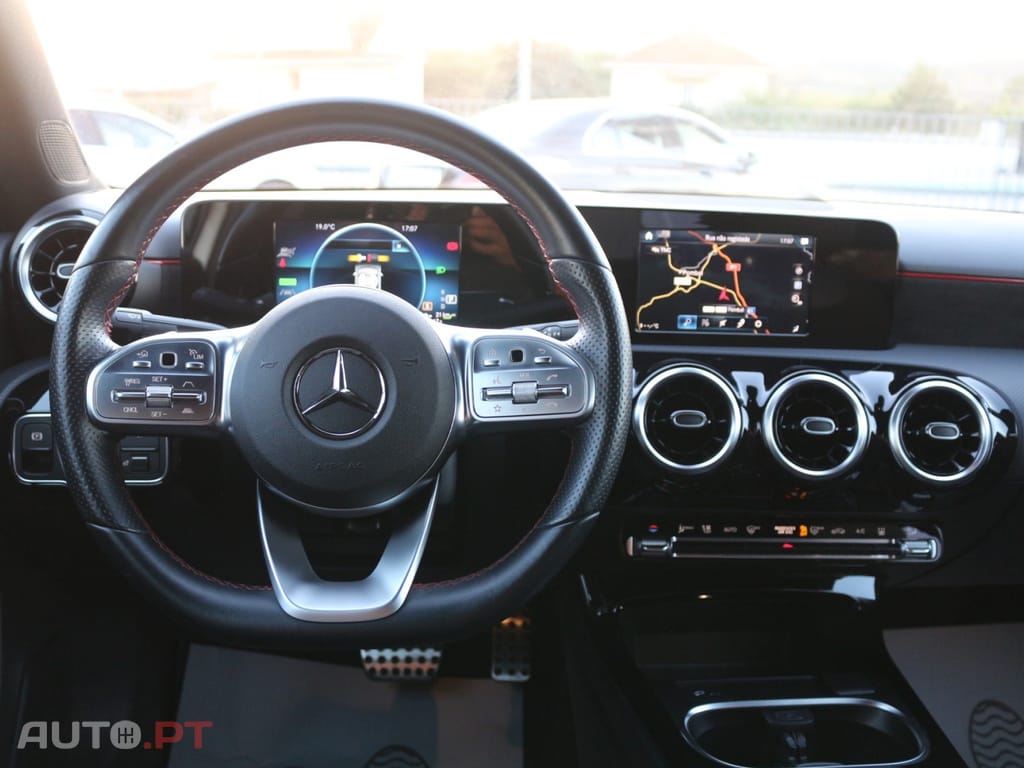 Mercedes-Benz A 250 e AMG Line