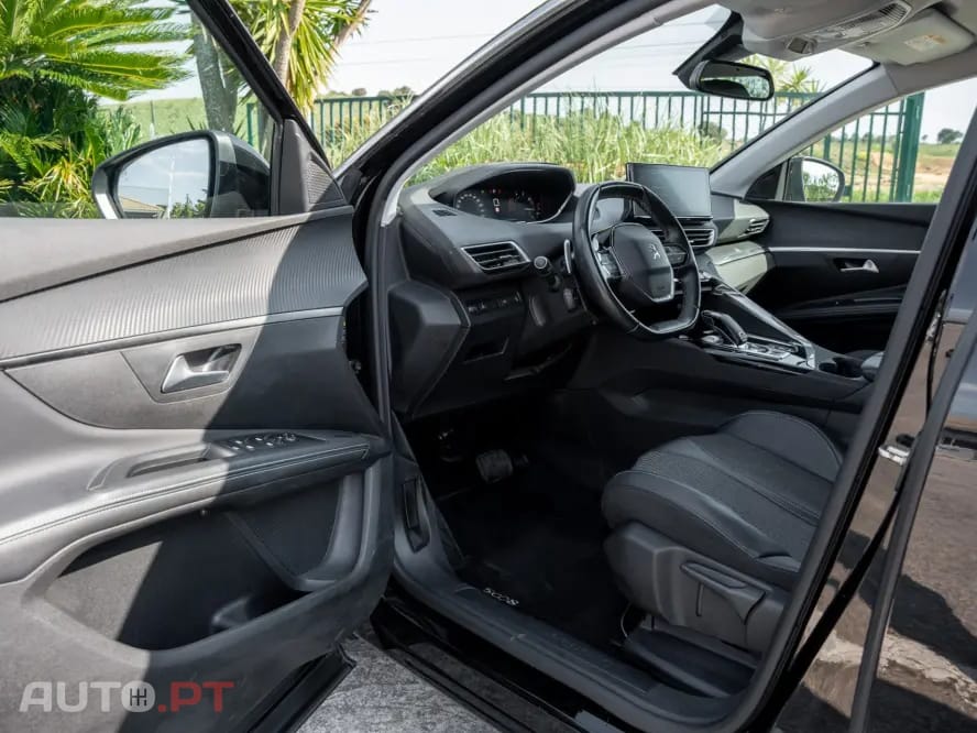 Peugeot 5008 1.5 BlueHDi Allure EAT8