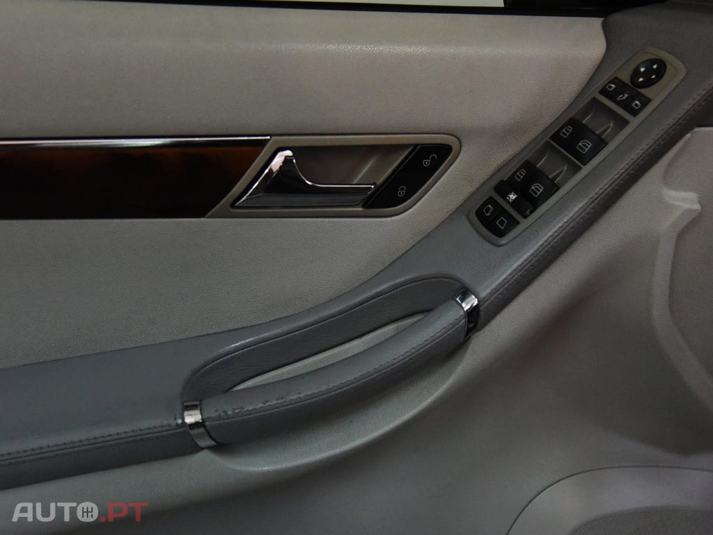 Mercedes-Benz R 320 CDi 4-Matic