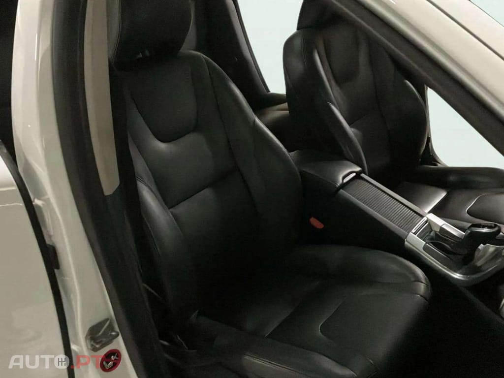 Volvo XC60 2.0 D4 Momentum Plus Geartronic