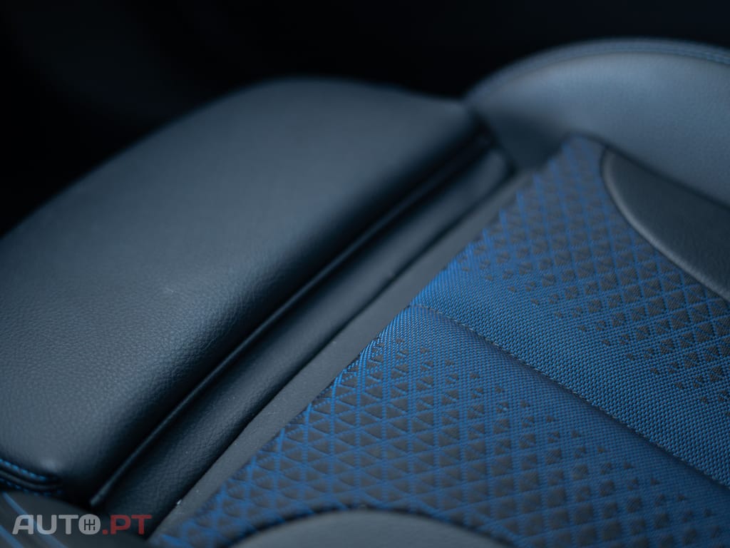 BMW 216 d Pack Desportivo M