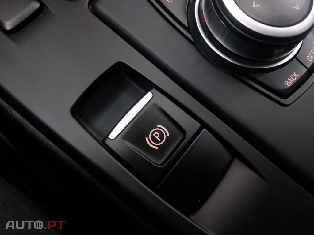 BMW X1 18 i sDrive Advantage