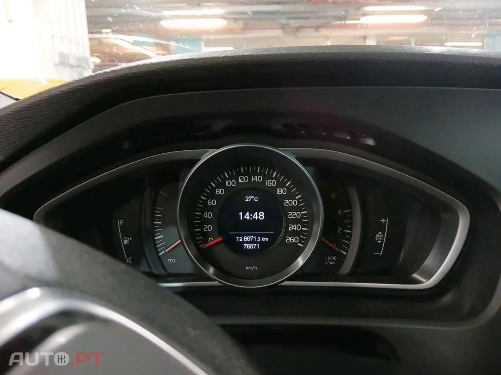 Volvo V40 2.0 D3 Momentum