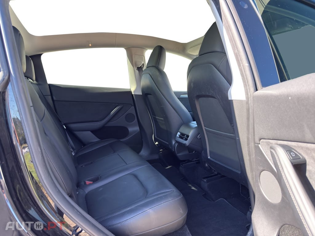 Tesla Model Y RWD