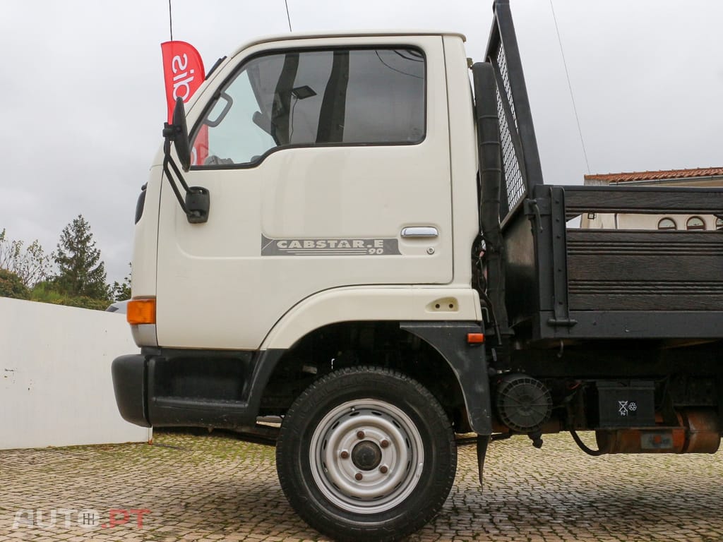 Nissan Cabstar 2.7 TD 90.32/3 L