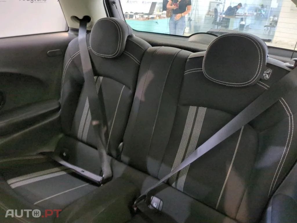MINI Cooper Cooper SE Premium Essential