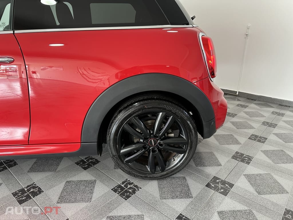 MINI Cooper Cooper D Auto