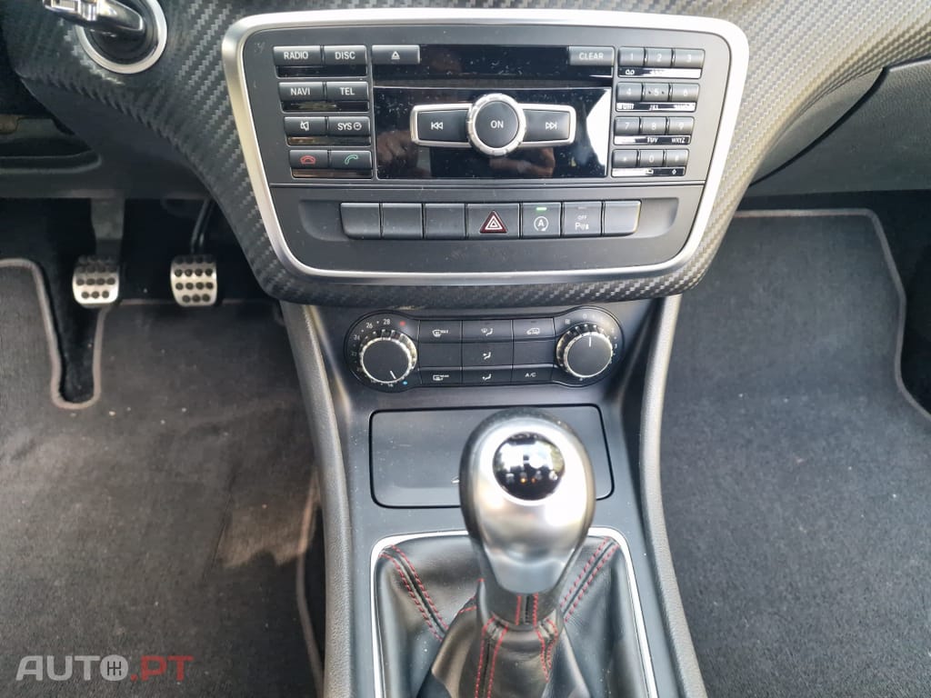 Mercedes-Benz A 180 d AMG Line