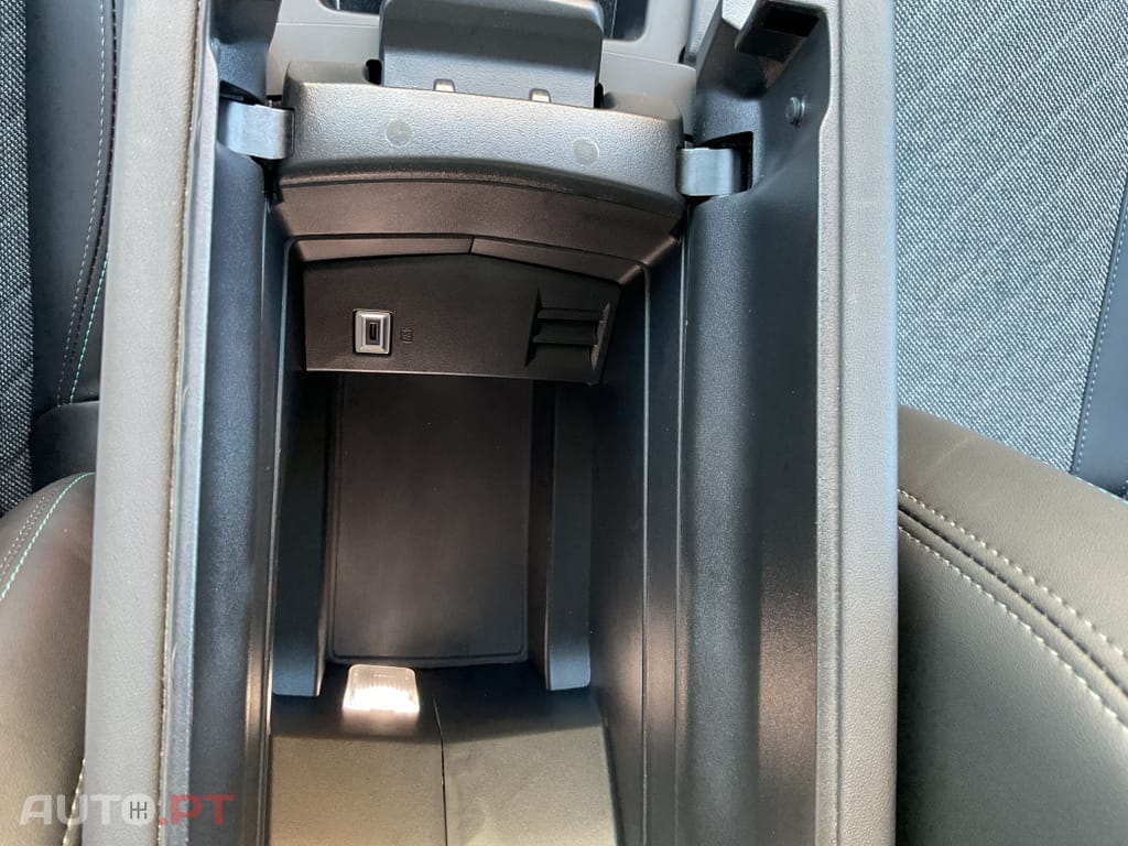 Peugeot 408 1.2 PureTech Allure EAT8