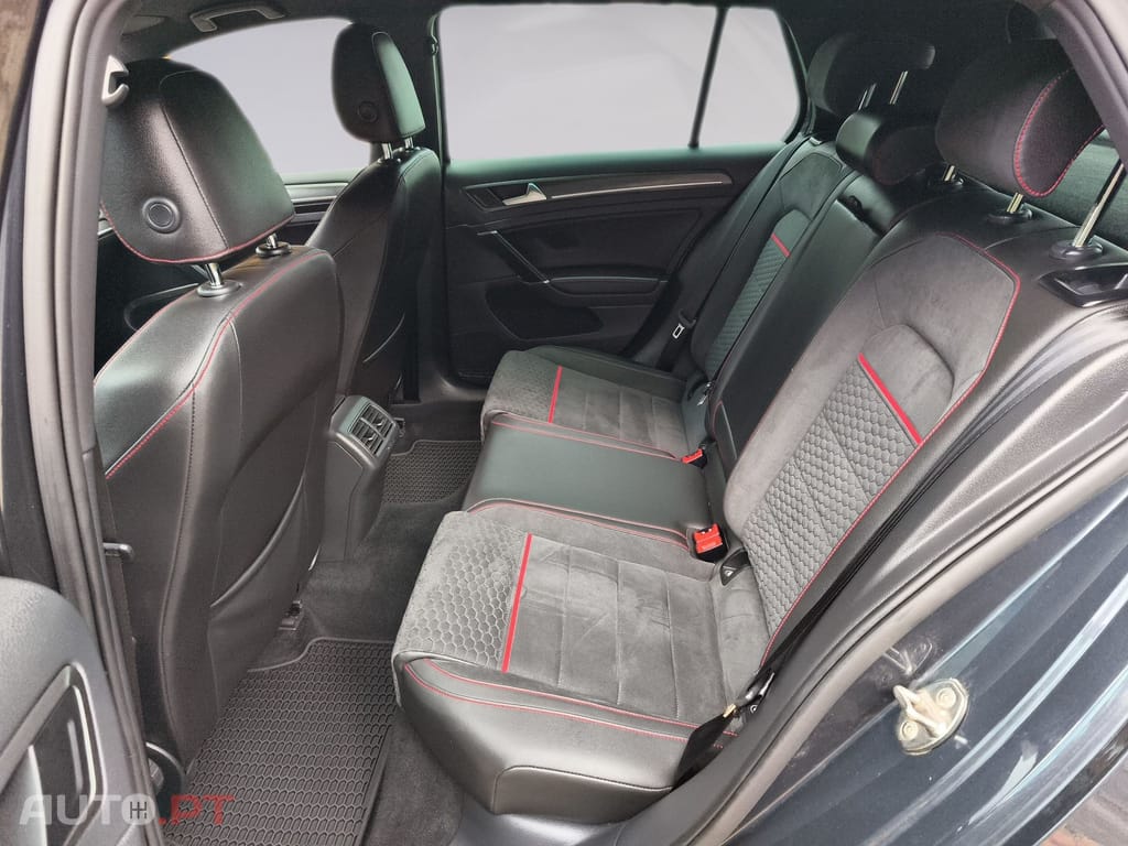 Volkswagen Golf 2.0 TSi GTi DSG Performance