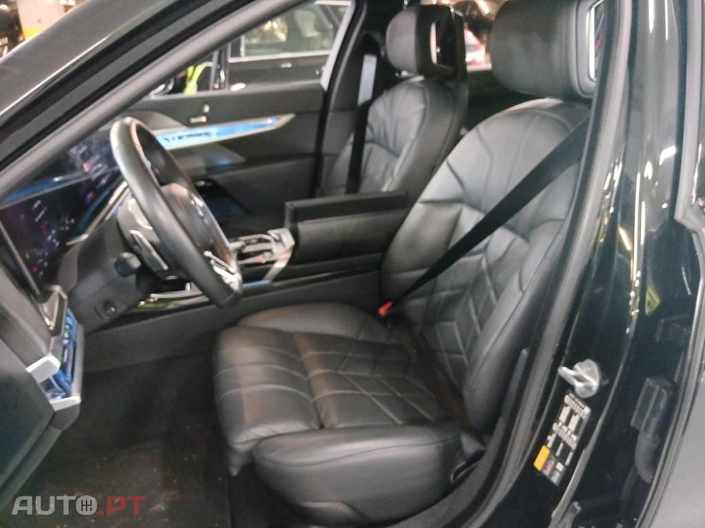 BMW i7 xDrive60 Pack Desportivo M Pro