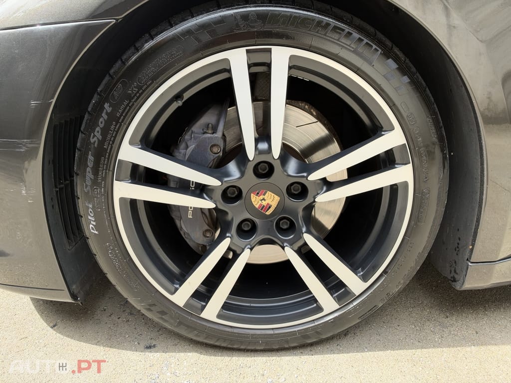 Porsche Panamera Platinum Edition
