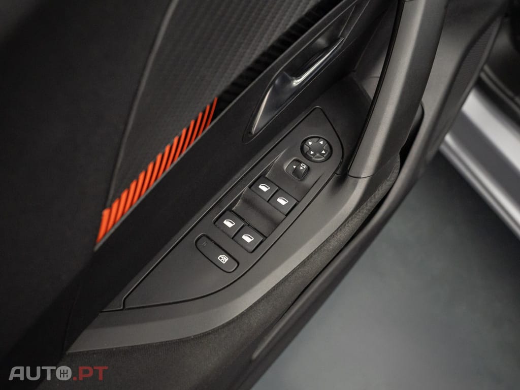 Peugeot 2008 1.2 PureTech Active Pack
