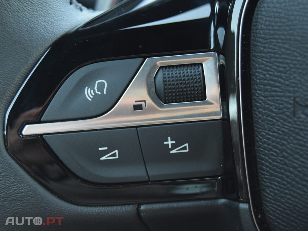 Peugeot 2008 1.2 PureTech Allure Pack EAT8