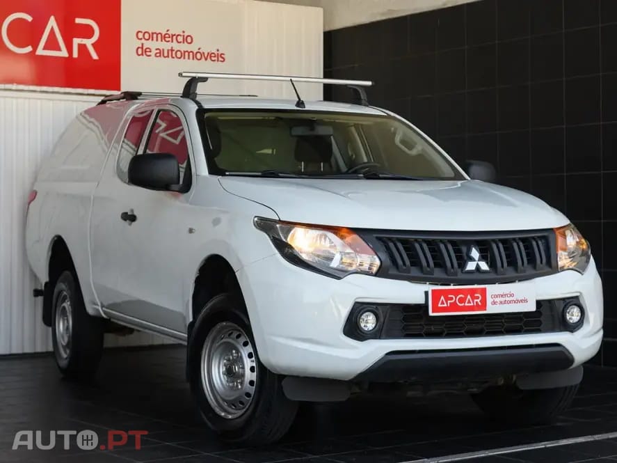 Mitsubishi L200 2.4 DI-D Club Invite Strakar Look 4WD