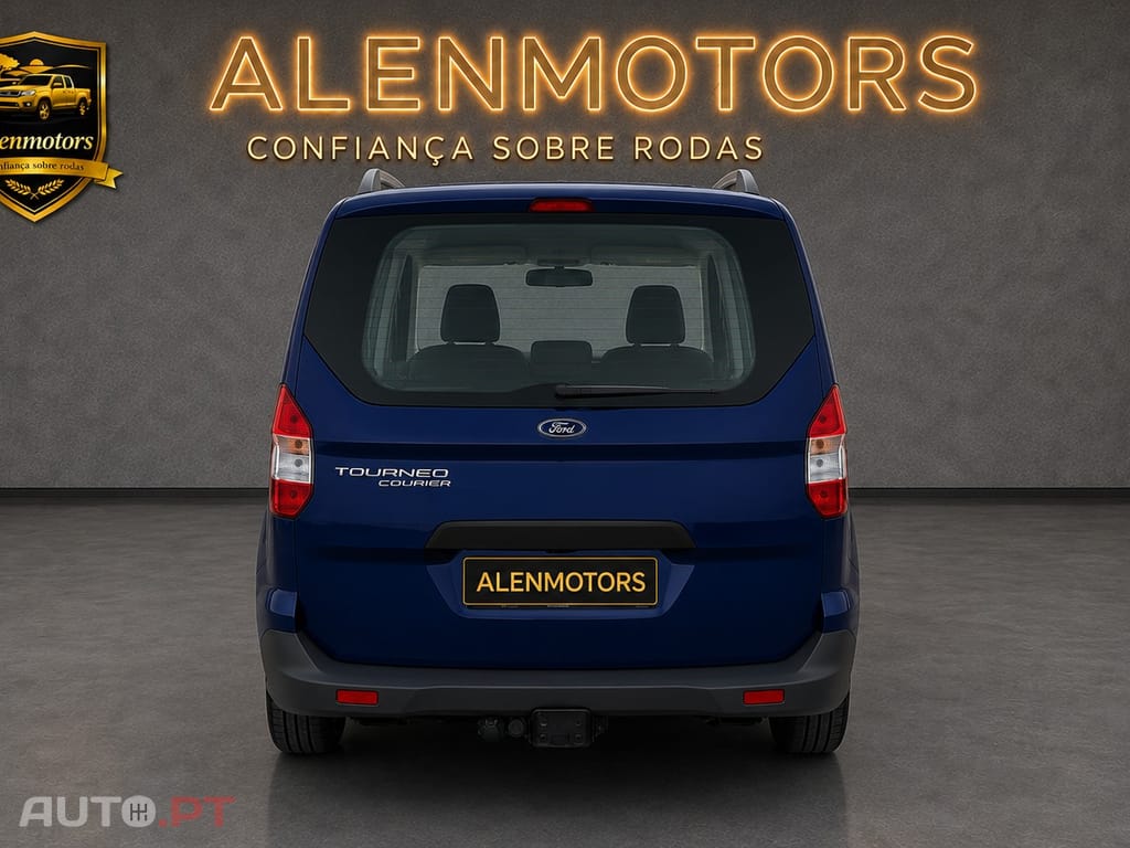 Ford Tourneo 1.5 TDCi Titanium — fotografia 10