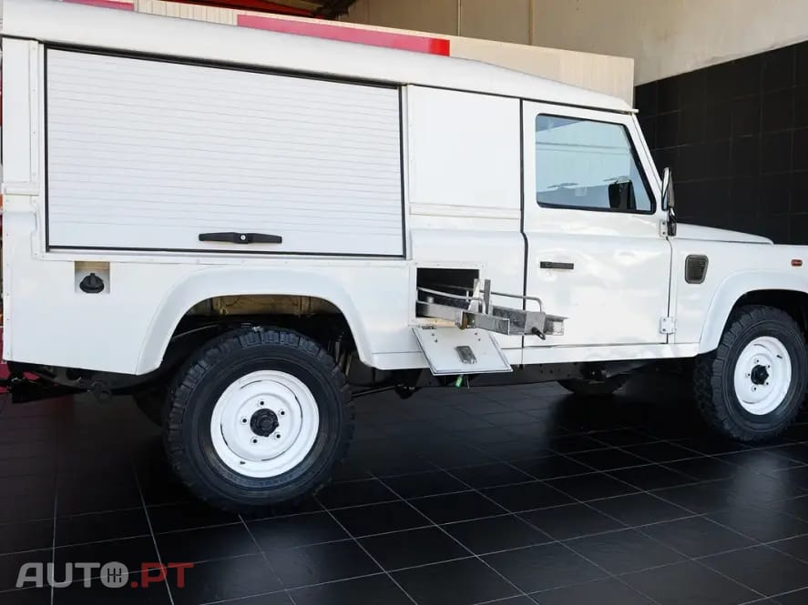 Land Rover Defender 90 SW 2.5 Td5 E