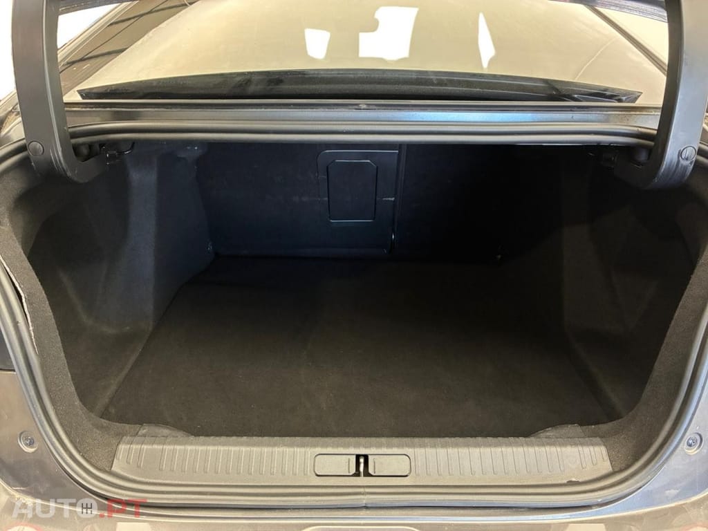 Citroen C4 X 1.2 PureTech Shine Pack EAT8