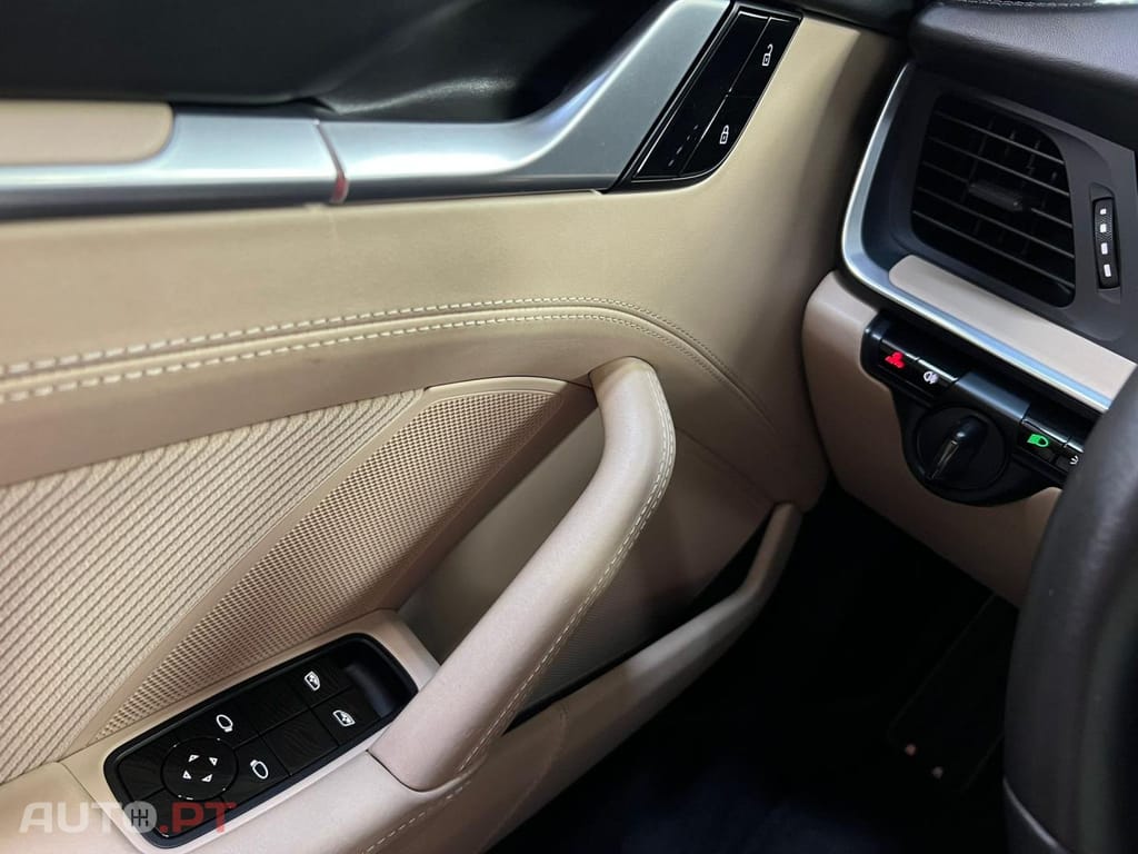 Porsche 911 Targa 4S PDK 992
