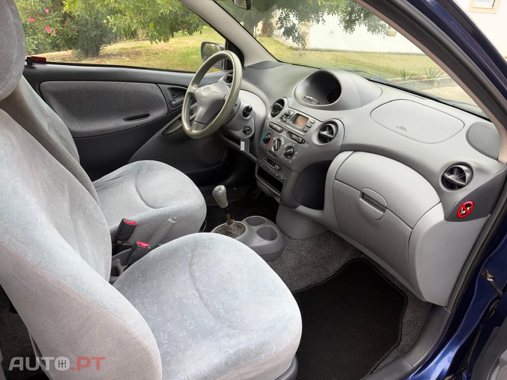 Toyota Yaris 1.0 VVT-I