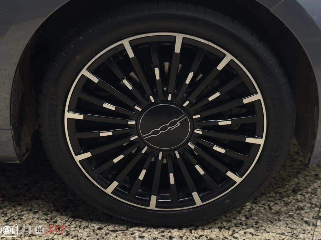 Fiat 500e La Prima