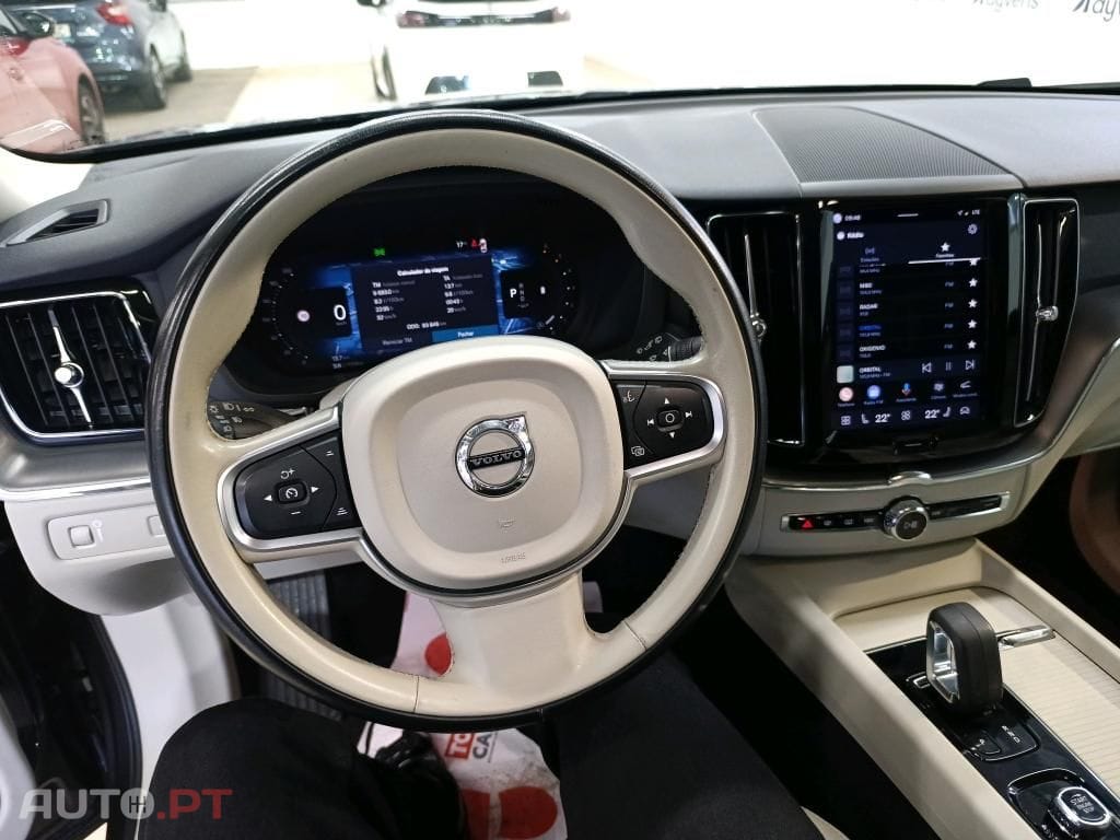 Volvo XC60 2.0 B4 Momentum