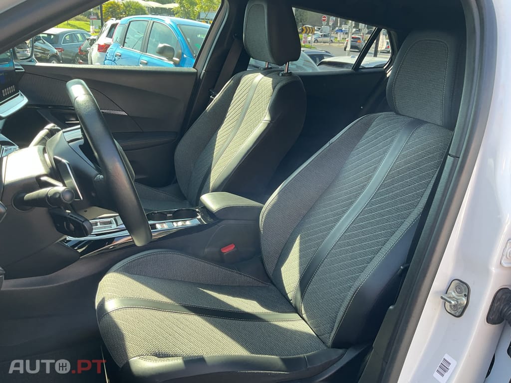 Peugeot 2008 1.2 PureTech Allure Pack