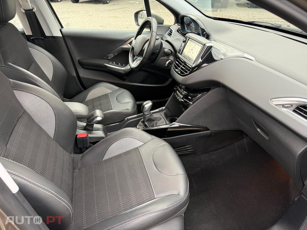 Peugeot 2008 1.2 PureTech Allure