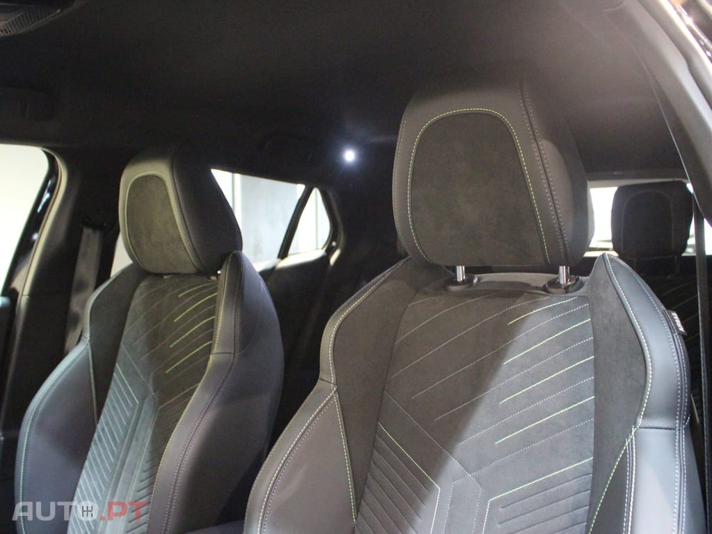 Peugeot E-2008 50 kWh GT