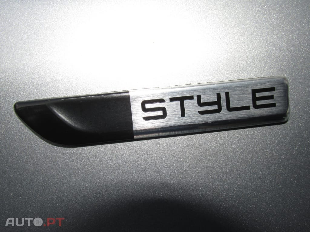 Peugeot 208 1.6 BlueHDi Style