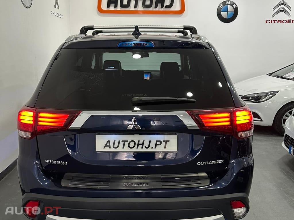 Mitsubishi Outlander 2.2 DI-D Instyle Navi