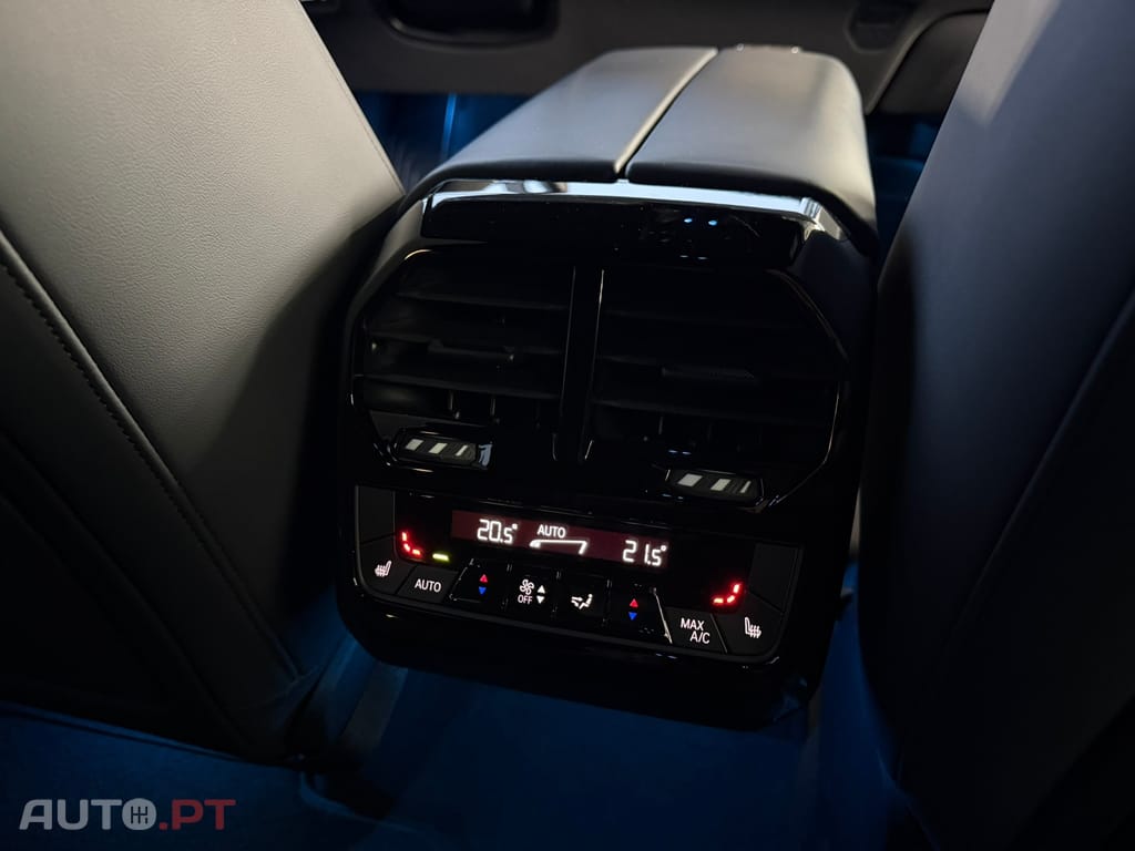 BMW iX xDrive 40 Pack Desportivo