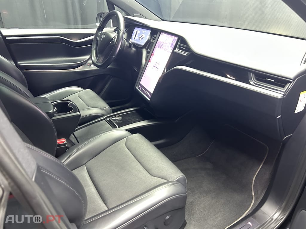 Tesla Model X 75D