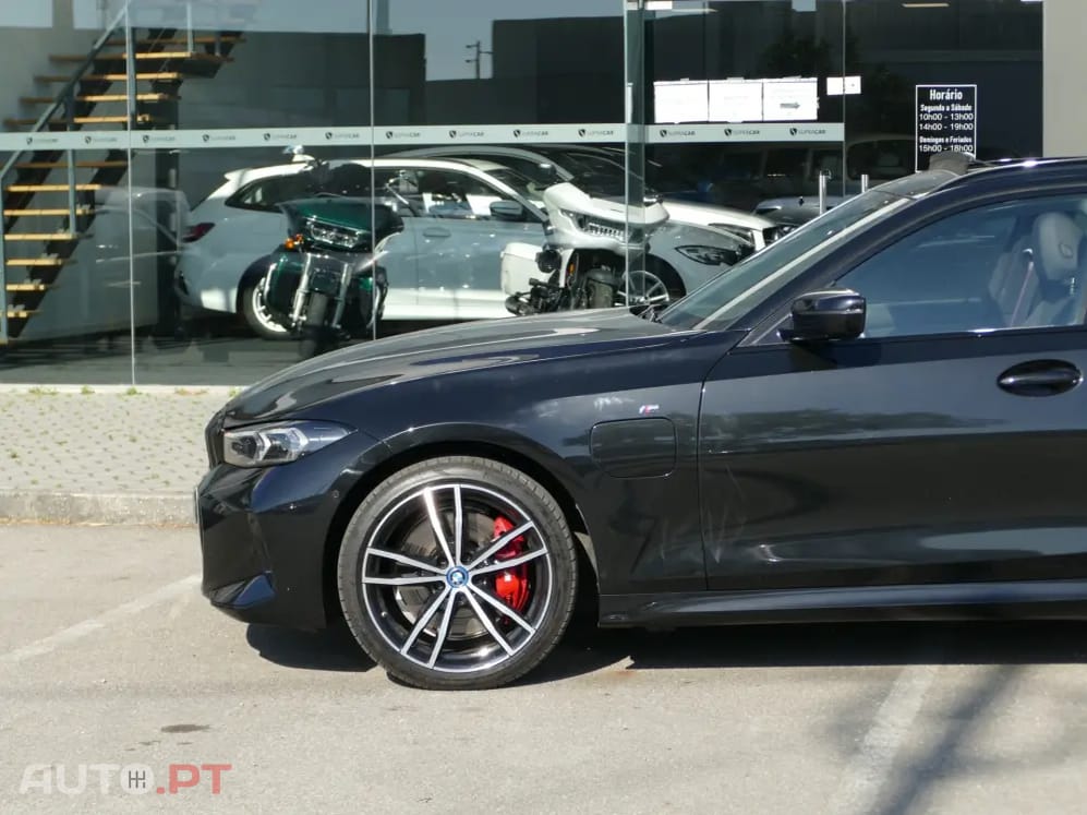 BMW 330 e Pack Desportivo M Auto