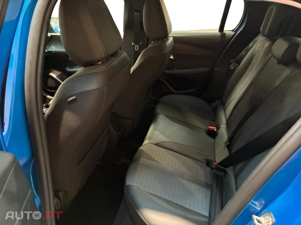 Peugeot E-208 50 kWh Allure Pack