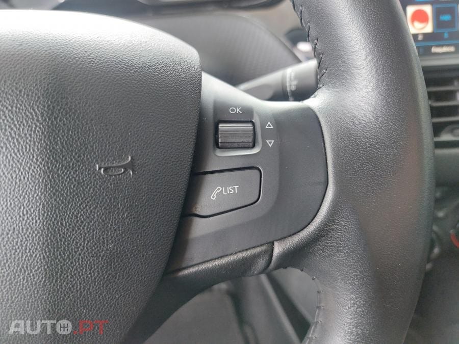 Peugeot 2008 1.5 BlueHDi Signature