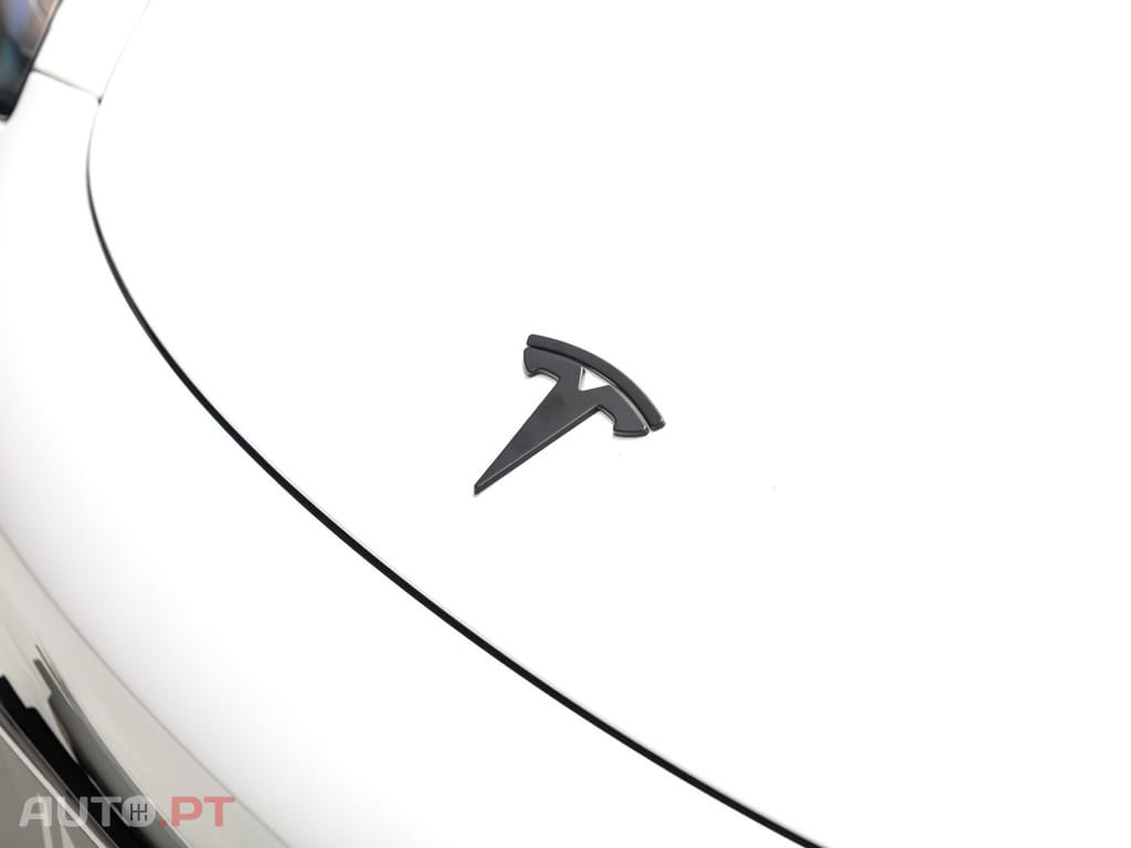 Tesla Model 3 Long-Range Dual Motor AWD