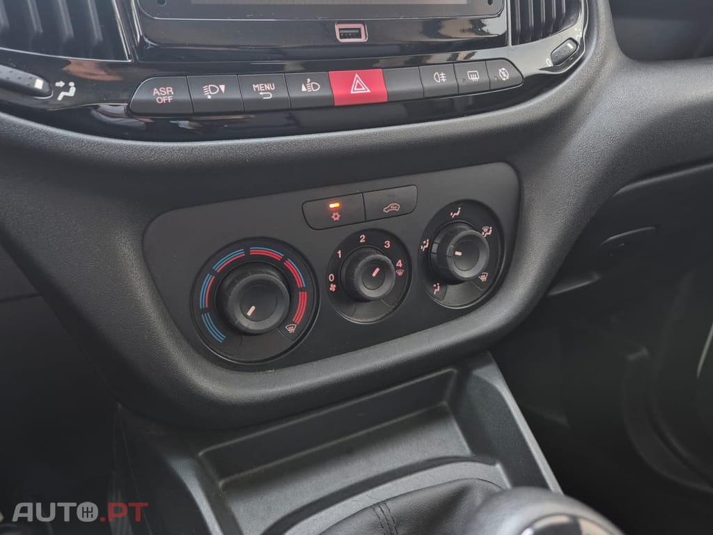 Fiat Doblo 1.6 M-Jet SX (3 Lug. )