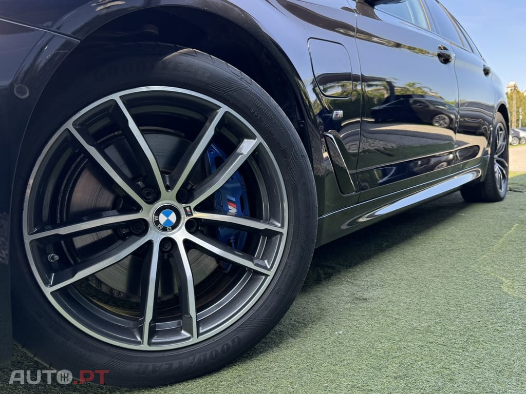 BMW 530 e Pack Desportivo M