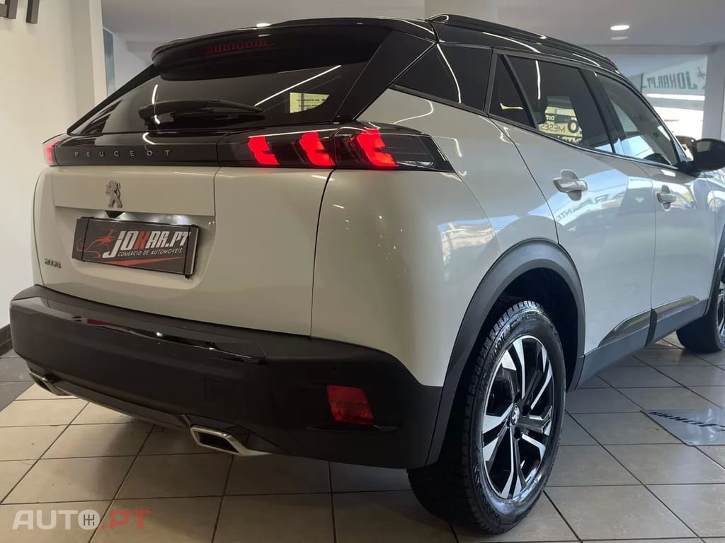 Peugeot 2008 1.2 PureTech Allure EAT8