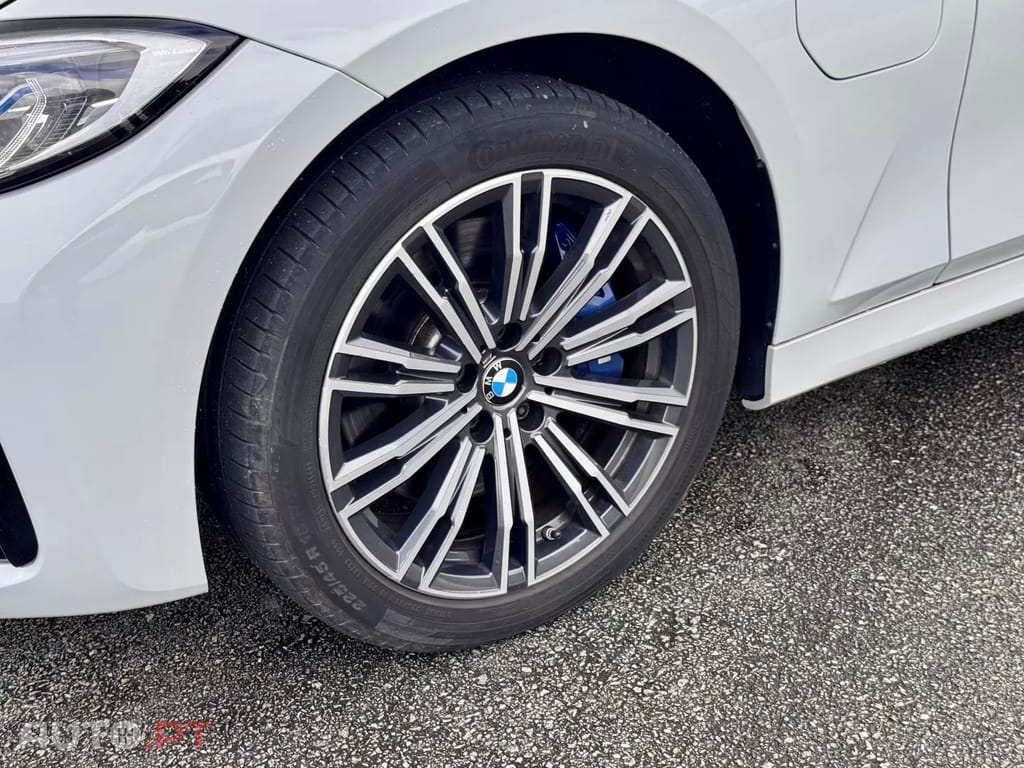 BMW 330 e Pack M Auto