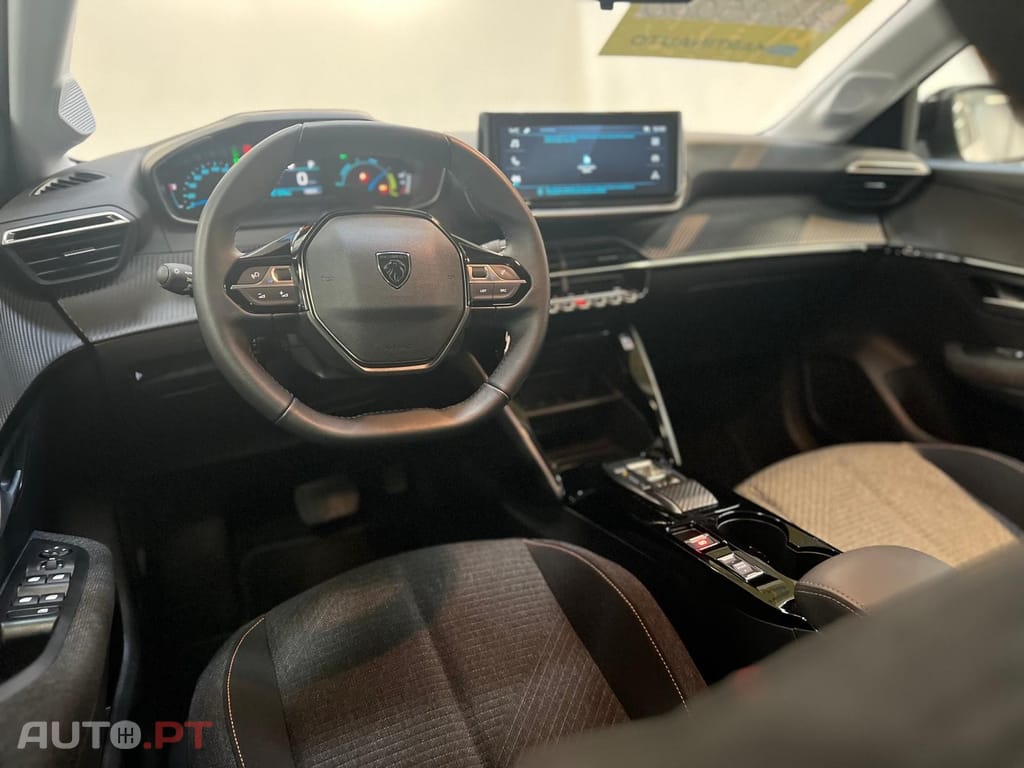 Peugeot E-208 50 kWh Style