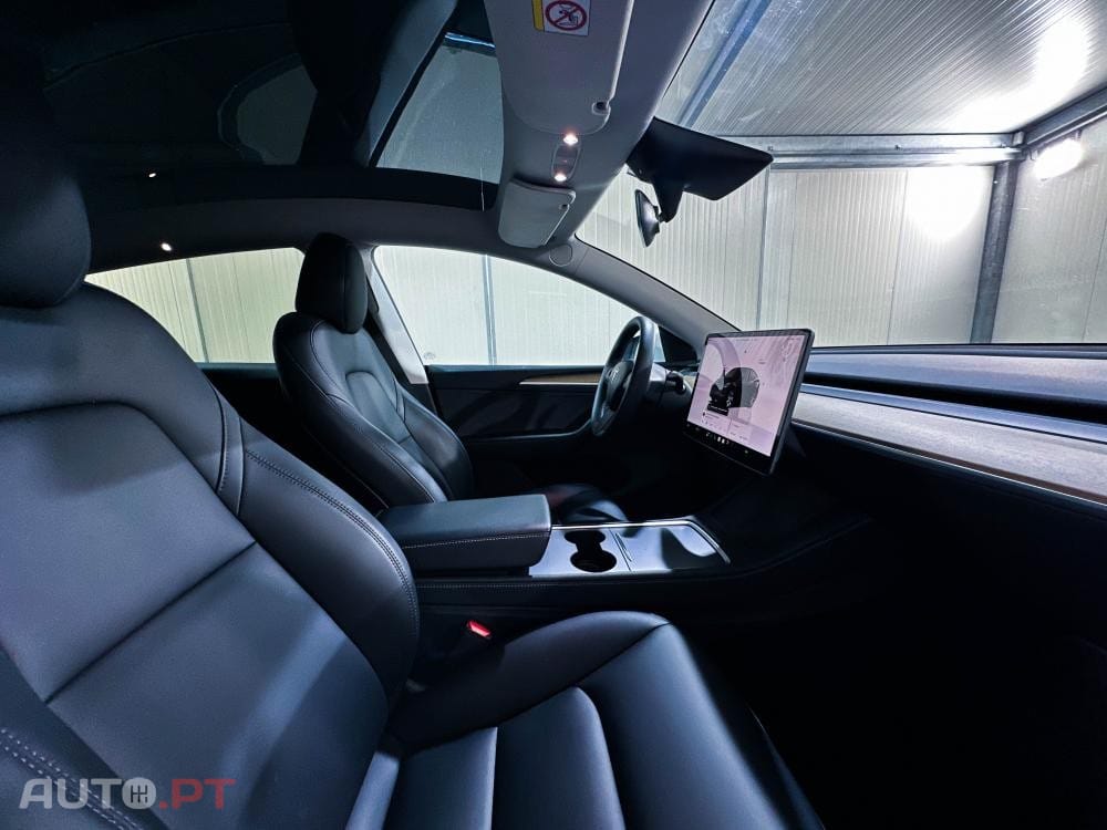 Tesla Model Y Standard